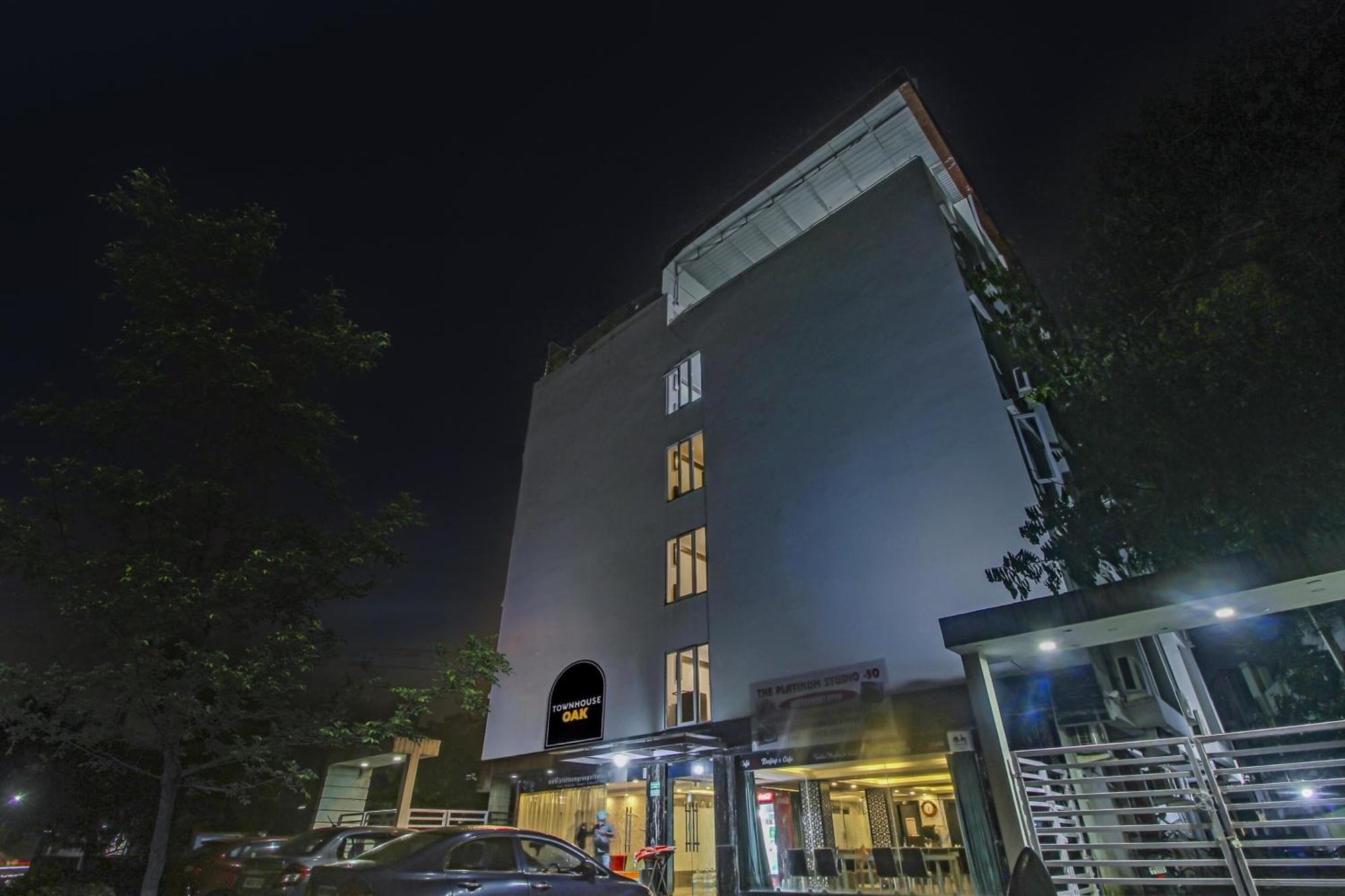 Super Townhouse Oak The Platinum Studio New Town Екстериор снимка