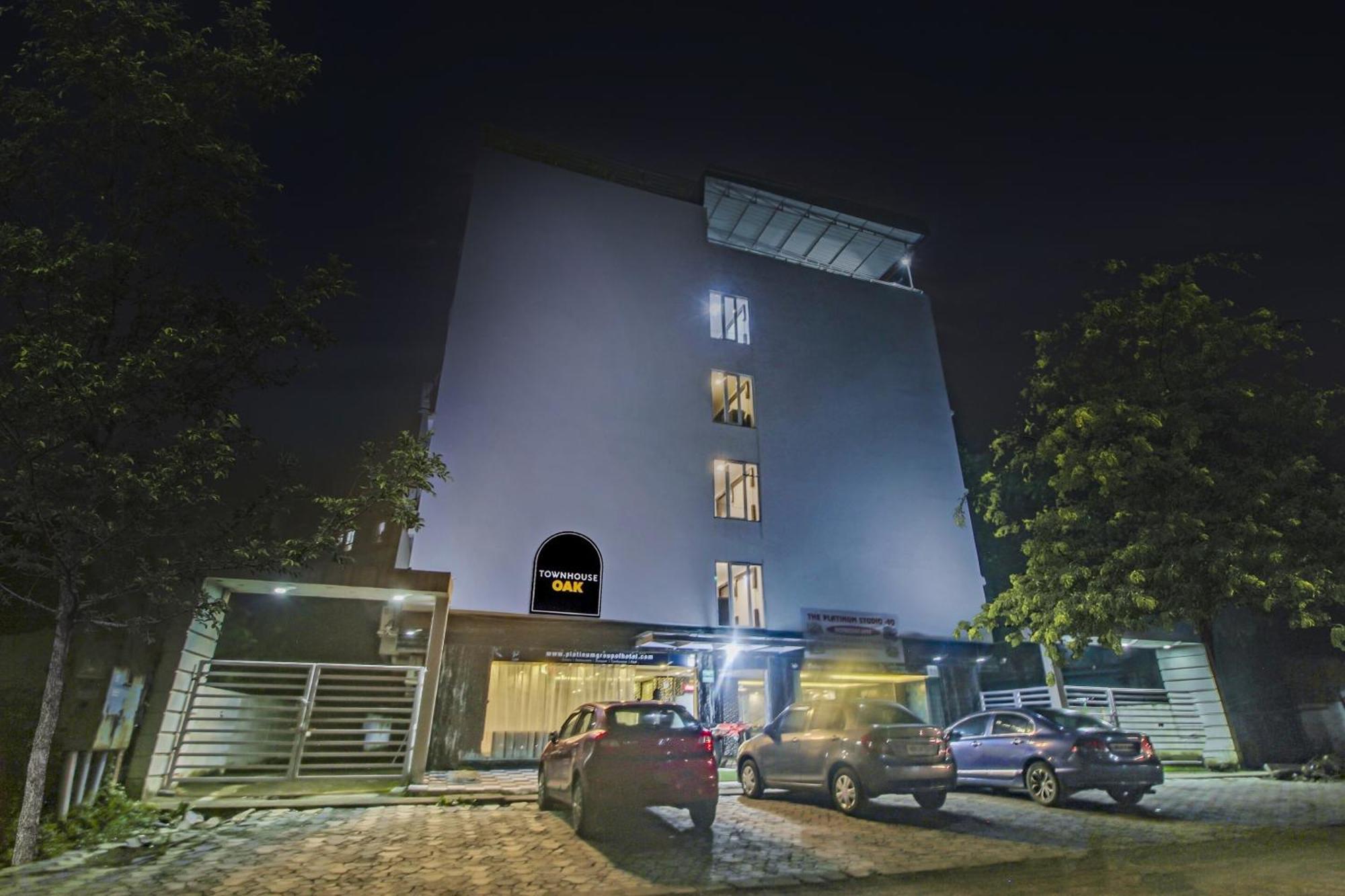 Super Townhouse Oak The Platinum Studio New Town Екстериор снимка